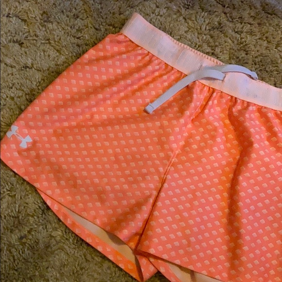 Under Armour Pants - Under Armour Peachy shorts